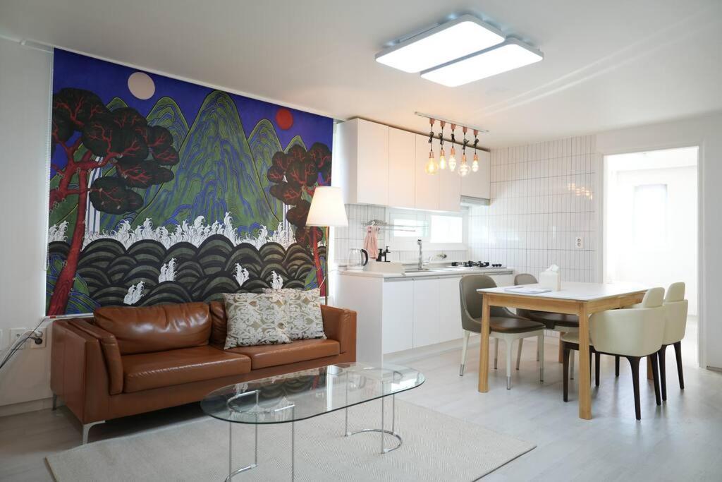 Apartment New, Private, 3 Rooms, Hongdae, 6 Persons