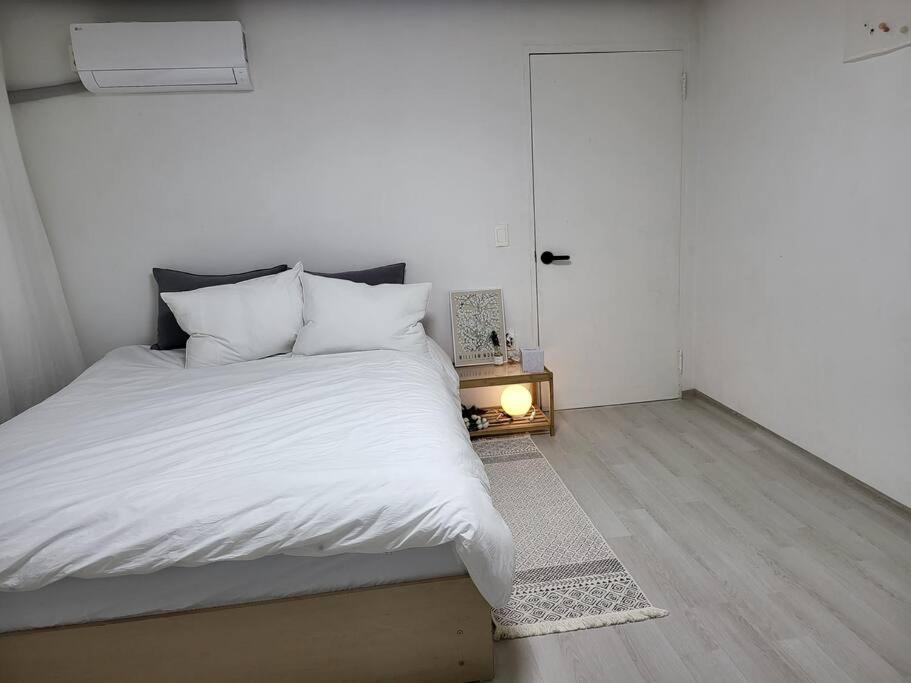 Apartment New, Private, 3 Rooms, Hongdae, 6 Persons Seoul